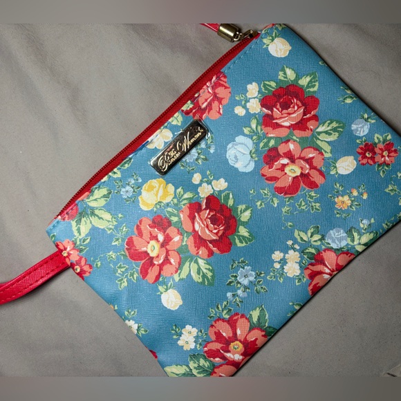 The Pioneer Woman Red and Blue Floral Wristlet - Picture 2 of 8